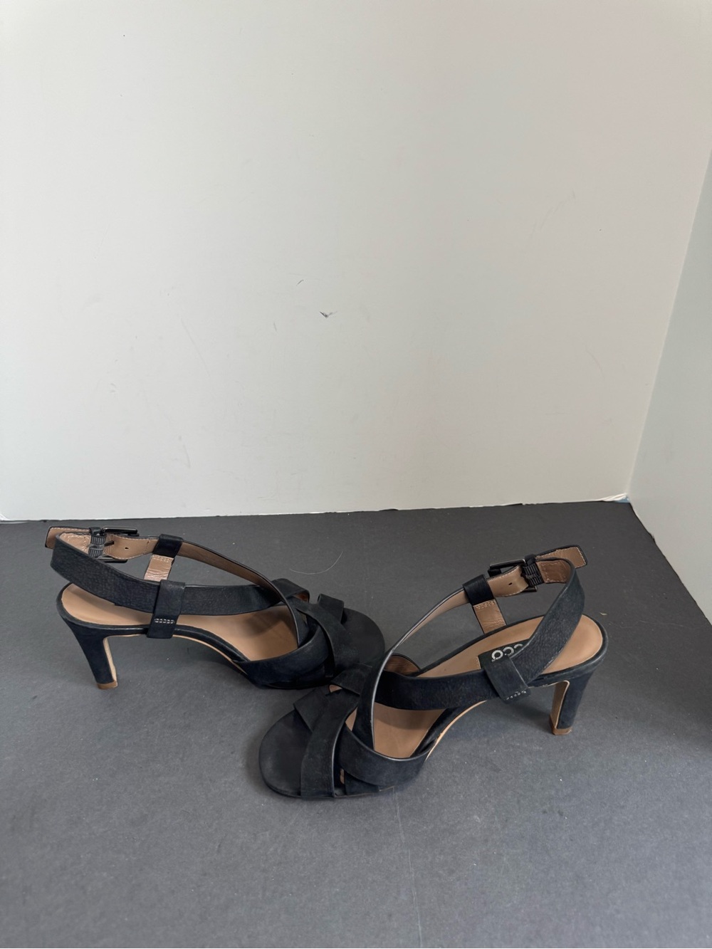 Ecco Black Leather Strappy Heeled Sandals. EU 37 - Picture 7 of 11